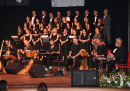 Neşet Ertaş Manavgat'ta muhteşem bir konserle anıldı