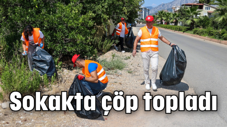 Sokakta çöp topladı