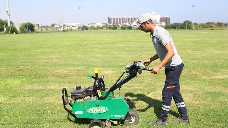 Antalyanın yeşil alanlarına rulo çim desteği