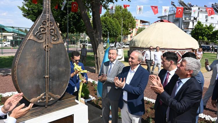 Kepezde dombra anıtının açılışı yapıldı