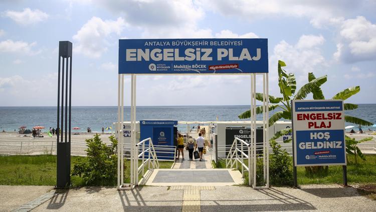 Engelsiz plajlara ziyaretçi akını