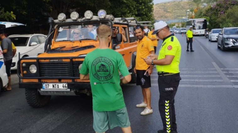 Alanya'da safari araçları denetlendi