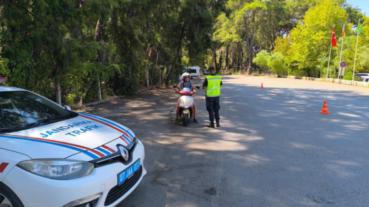 Antalya'da 54 motosiklet trafikten men edildi