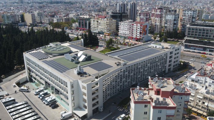 Antalya'da Büyükşehir Belediyesi enerjisini güneşten sağlıyor