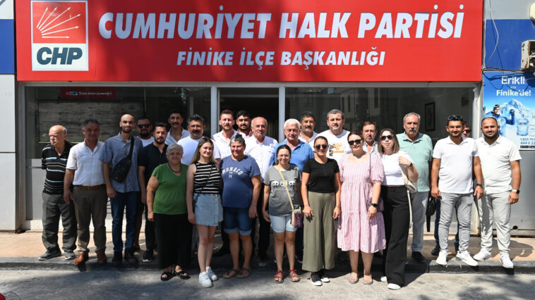 CHP Finike’de gençlik Alpaslan’a emanet