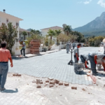 Kemer Çamyuva'da yol ve kaldırımlar yenilendi