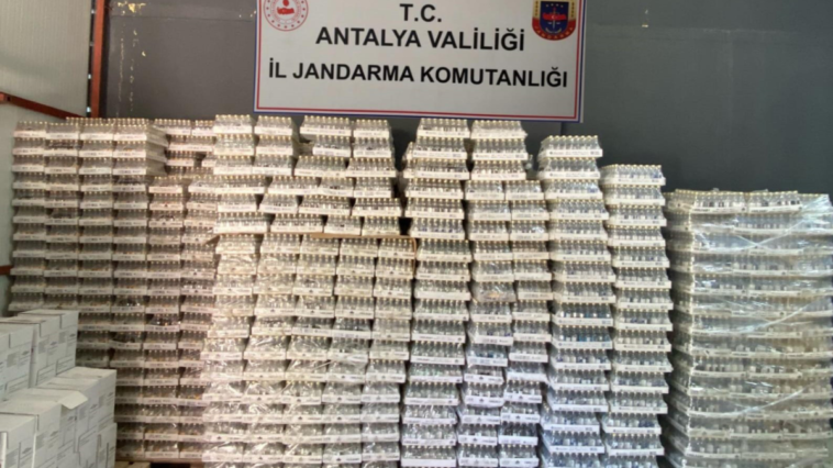 Kemer'de 800 litre kaçak içki yakalandı