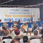 Konyaaltı Yaz Konserleri'nde 90'lar Gecesi coşkusu yaşandı