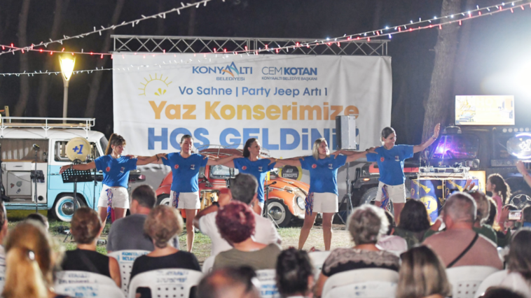 Konyaaltı Yaz Konserleri'nde 90'lar Gecesi coşkusu yaşandı