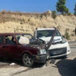 Manavgat'ta 2 araç çarpıştı 2 kişi yaralandı