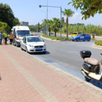 Manavgat'ta ticari taksi ile motosiklet çarpıştı: 1 yaralı