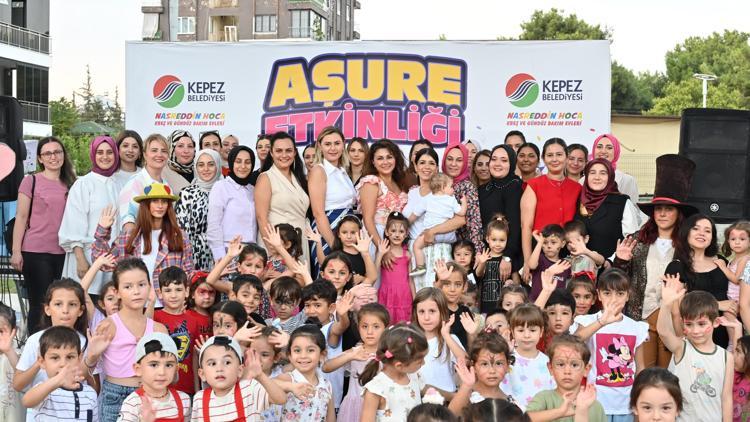 Kepezde aşureler çocukların neşesiyle paylaşıldı