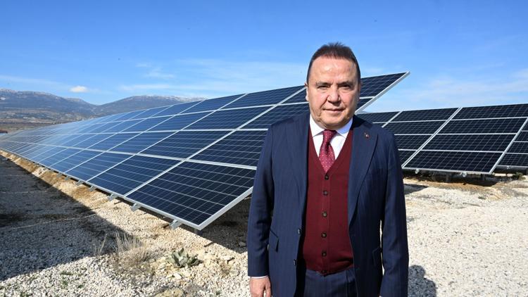 Antalya Büyükşehir, enerjisini güneşten alıyor