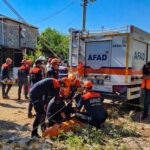 Antalyadaki deprem tatbikatı, gerçeğini aratmadı; gözyaşlarını tutamadılar