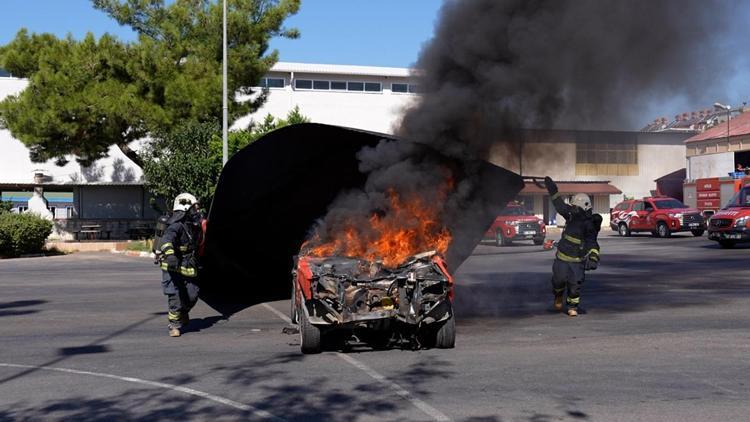 Antalya itfaiyesine elektrikli araç söndürme kiti