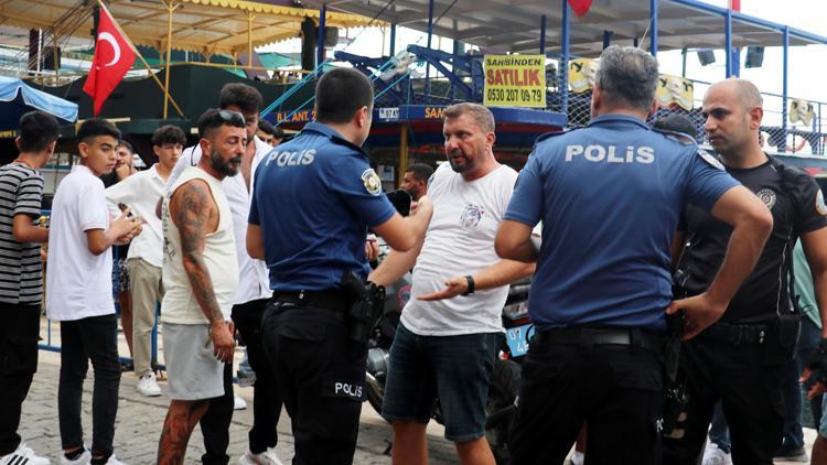 Pala, bıçak ve sopalarla tekne bastılar: 4 yaralı