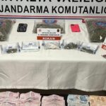 Uyuşturucu operasyonunda kaçan şüpheli, otomobiliyle duvara çarptı