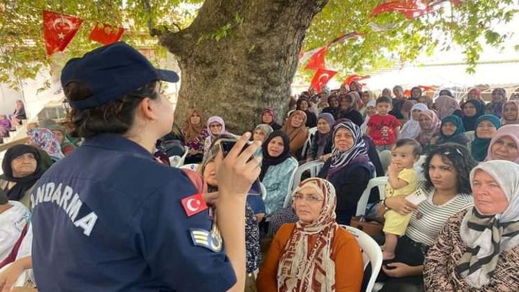 Finikede vatandaşlar KADES hakkında bilgilendirildi