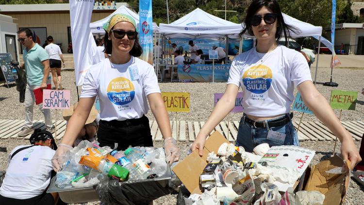 Haftada 1 kredi kartı büyüklüğünde plastik yiyoruz