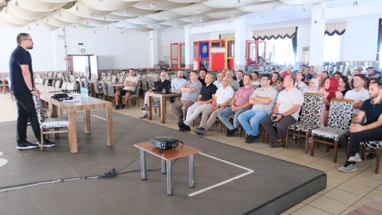 Kemer Belediyesi çalışanlarına 'Afet Farkındalık' eğitimi