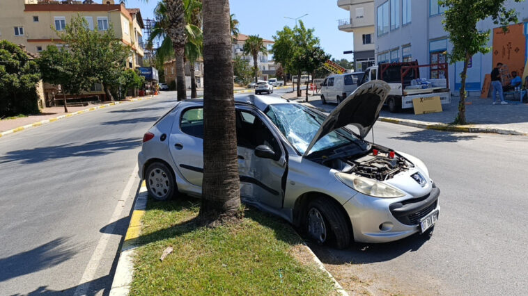 Manavgat'ta trafik kazası 2 kişi yaralandı