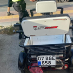 Manavgat'taki 1 kişinin yaralandığı kazada elektrikli bisiklet ile motosiklet çarpıştı