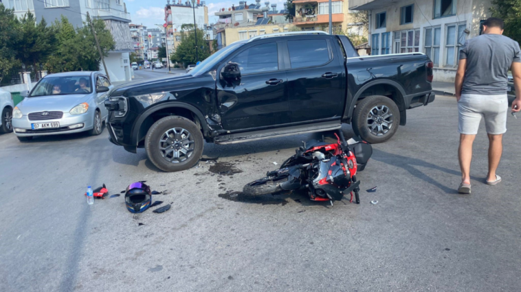 Serik'te kamyonetle motosiklet çarpıştı 1 kişi yaralandı