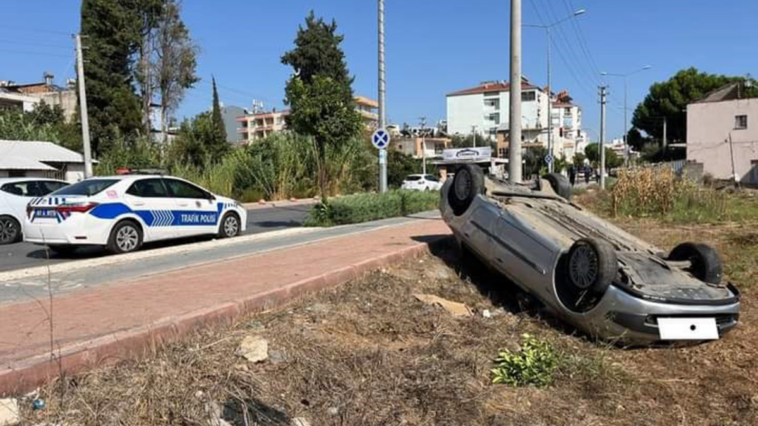 Serik'teki kazada otomobil takla attı, sürücünün burnu bile kanamadı