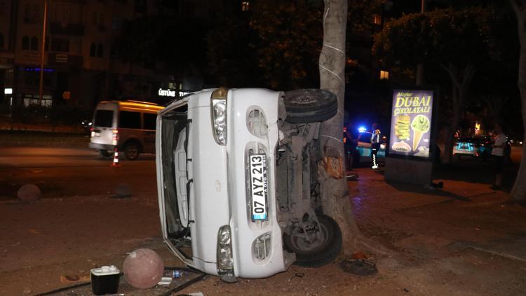 Taksi ile minibüs çarpıştı; 1i ağır, 3 yaralı