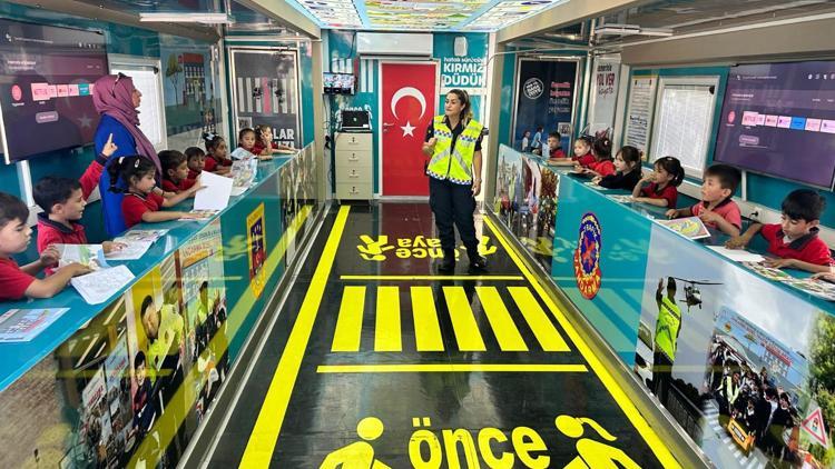 Mobil Trafik Eğitim TIRında farkındalık eğitimi