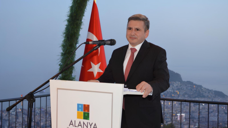 Alanya Üniversitesi'ne YÖK morali