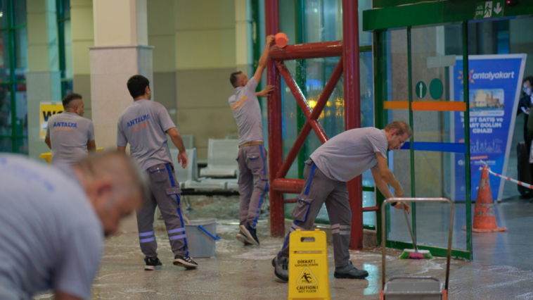 Antalya Otogarı'nda hijyenden taviz verilmiyor