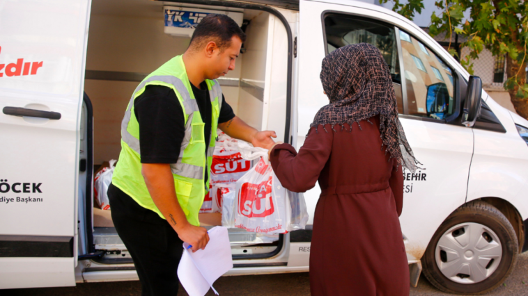 Antalya'da her ay 8 bin aileye Halk Süt desteği veriliyor