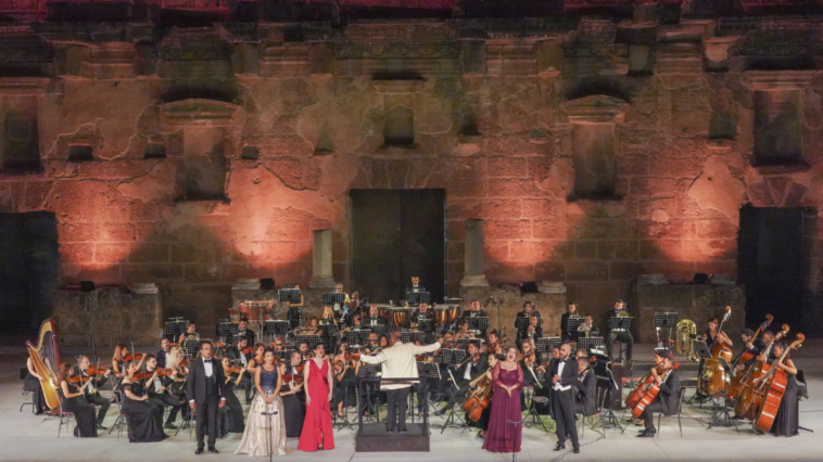 Aspendos'ta müzik dolu gece