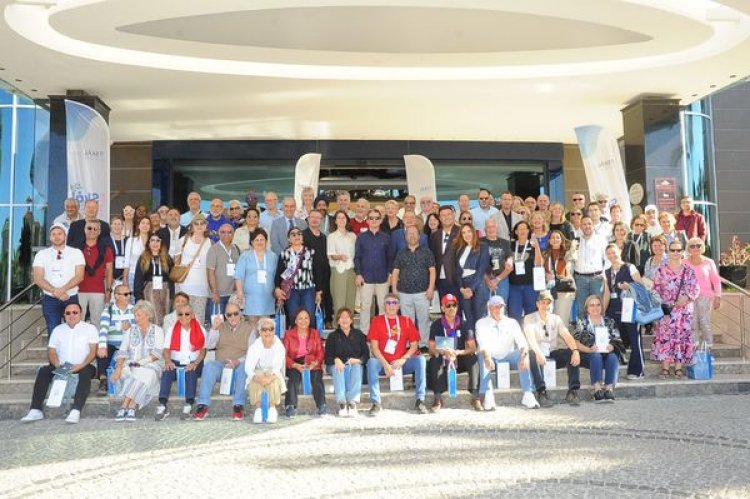 ÇEŞME SKAL DÜNYA KONGRESİNİ TAÇLANDIRDI