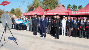 Kemer'de Cumhuriyet'in 101. Yılı nedeniyle tören düzenlendi