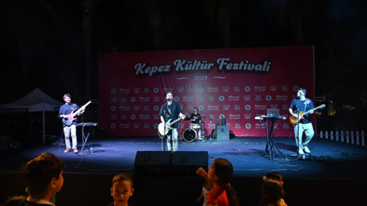 Kepez'de müzik dolu gece