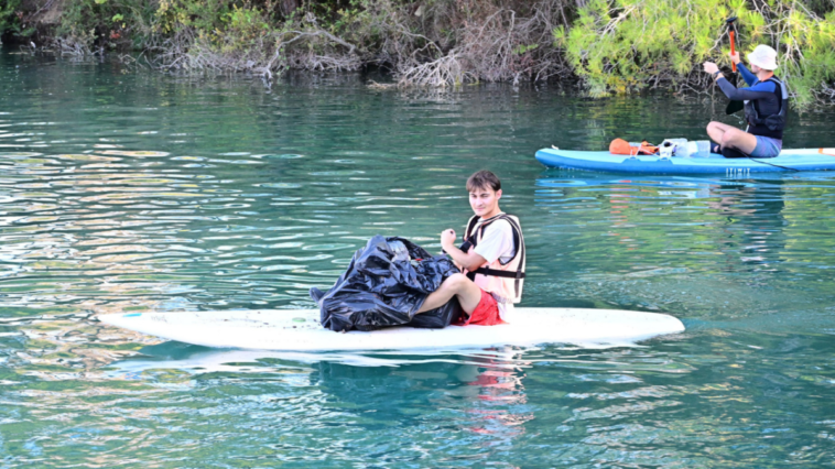 Manavgatlı gençler ilk kez paddleboard kullandı