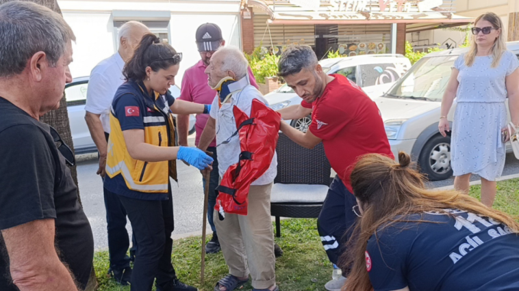 Manavgat'ta motosiklet kazası 91 yaşındaki vatandaş ile sürücü yaralandı