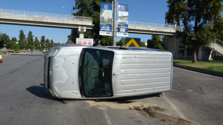 Refüje çarpıp takla atan aracın sürücüsünün burnu bile kanamadı