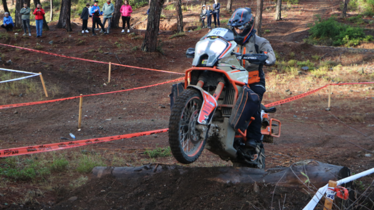 62 motosiklet sürücüsü Toroslarda birincilik için yarıştı