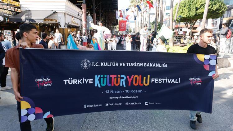 Antalyada festival coşkusu