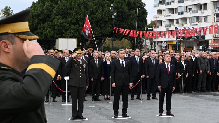 Ulu Önder Atatürk Antalyada törenle anıldı