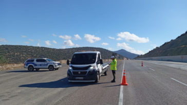 Antalya'da 1 haftalık denetimlerde 16 bin araç ve sürücüye ceza yağdı