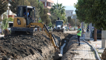 Büyükşehir Kaş'ın Kınık ve Ova mahallerinde içme suyu borularını yeniliyor