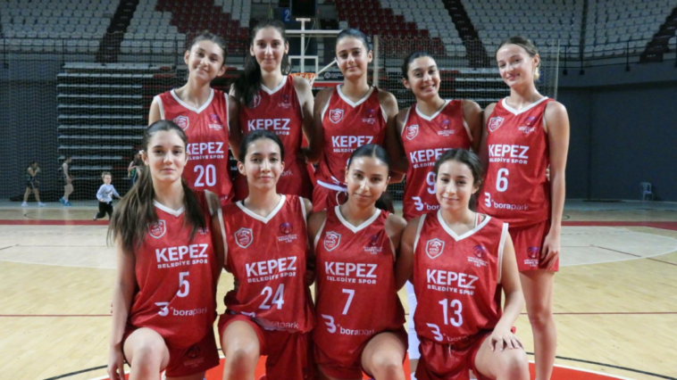 Kepez U18 Kadın Basketbol Takımı 4'te 4 yaptı