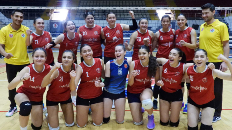 Kepez'in kadın voleybol takımından maça davet var