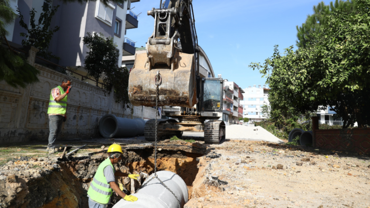 Konyaaltı'nda Pınarbaşı Mahallesi'nin taşkın sorunu çözülüyor