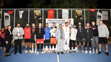 Konyaaltı'nda Streetball Cumhuriyet Kupası ödülleri dağıtıldı