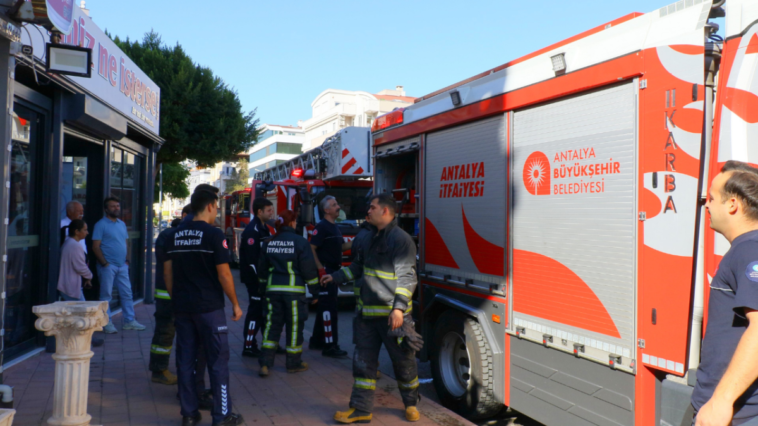 Konyaaltı'ndaki mutfak yangını itfaiye ekiplerini alarma geçirdi